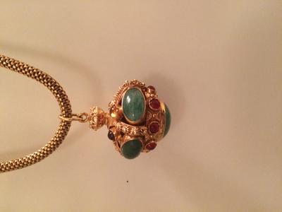 valuable carat stones pendant gold jewelry antique dubai