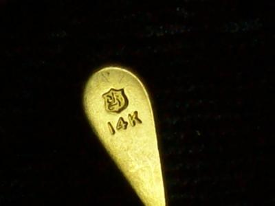 14 Seed Pearl stick pin 
