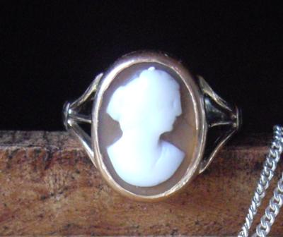 cameo ring