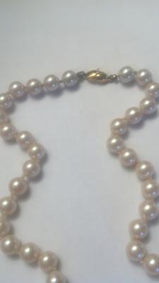 pearl necklace