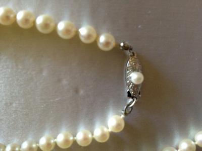 Details 70+ mikimoto pearl necklace clasp identification - POPPY