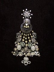 Costume Jewelry -Christmas Tree Brooch